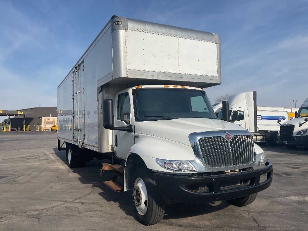 Medium Duty Box Truck-Light and Medium Duty Trucks-International-2020-MV607-Mansfield-OH-164,181\n\t\tmiles-$ 48,000 - Image 1