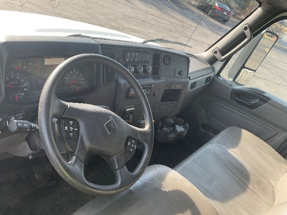 Medium Duty Box Truck-Light and Medium Duty Trucks-International-2020-MV607-Mansfield-OH-164,181\n\t\tmiles-$ 48,000 - Image 17