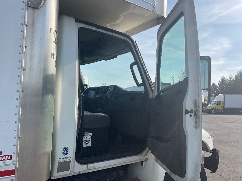 Medium Duty Box Truck-Light and Medium Duty Trucks-International-2020-MV607-Mansfield-OH-164,181\n\t\tmiles-$ 48,000 - Image 20