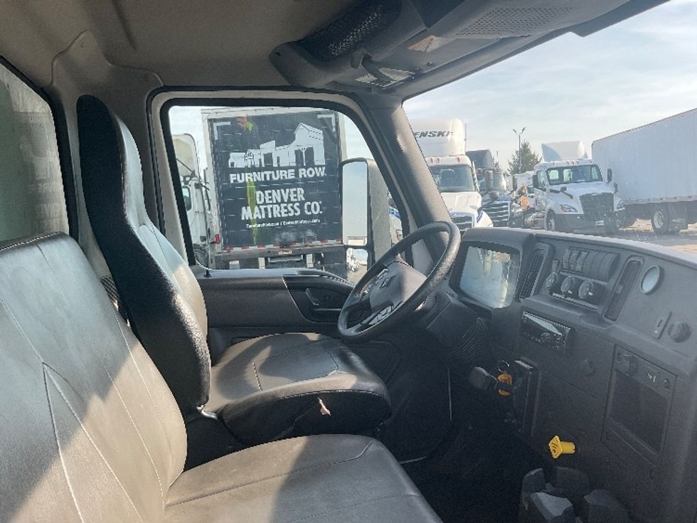 Medium Duty Box Truck-Light and Medium Duty Trucks-International-2020-MV607-Mansfield-OH-164,181\n\t\tmiles-$ 48,000 - Image 22