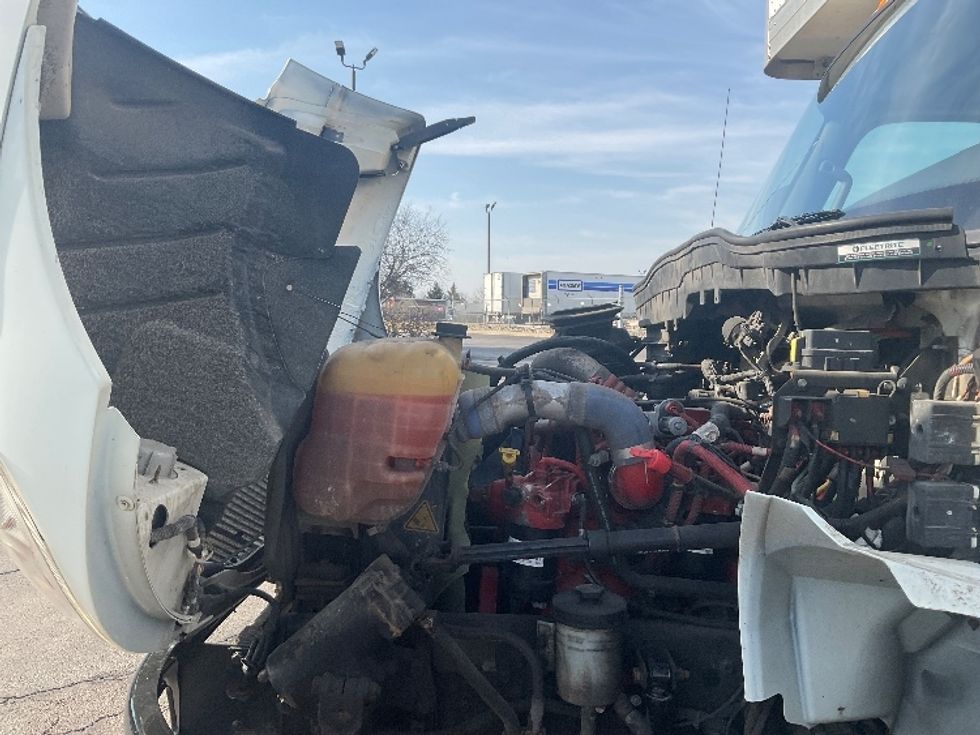 Medium Duty Box Truck-Light and Medium Duty Trucks-International-2020-MV607-Mansfield-OH-164,181\n\t\tmiles-$ 48,000 - Image 24