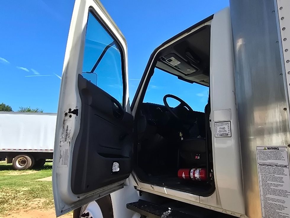 Medium Duty Box Truck-Light and Medium Duty Trucks-International-2020-MV607-Mcdonough-GA-359,288\n\t\tmiles-$ 23,500 - Image 16