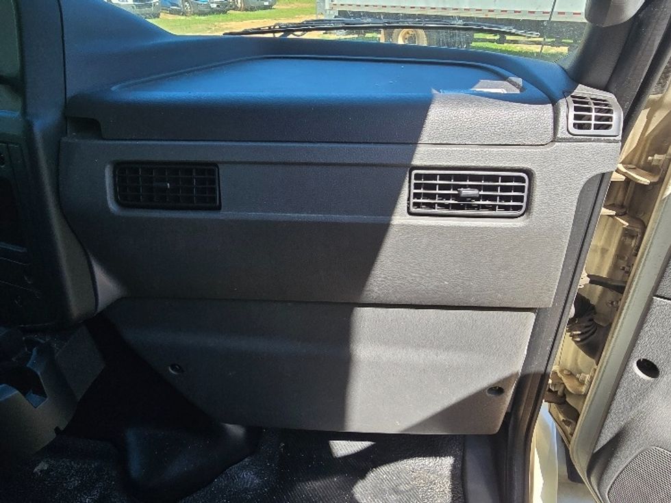 Medium Duty Box Truck-Light and Medium Duty Trucks-International-2020-MV607-Mcdonough-GA-359,288\n\t\tmiles-$ 23,500 - Image 21