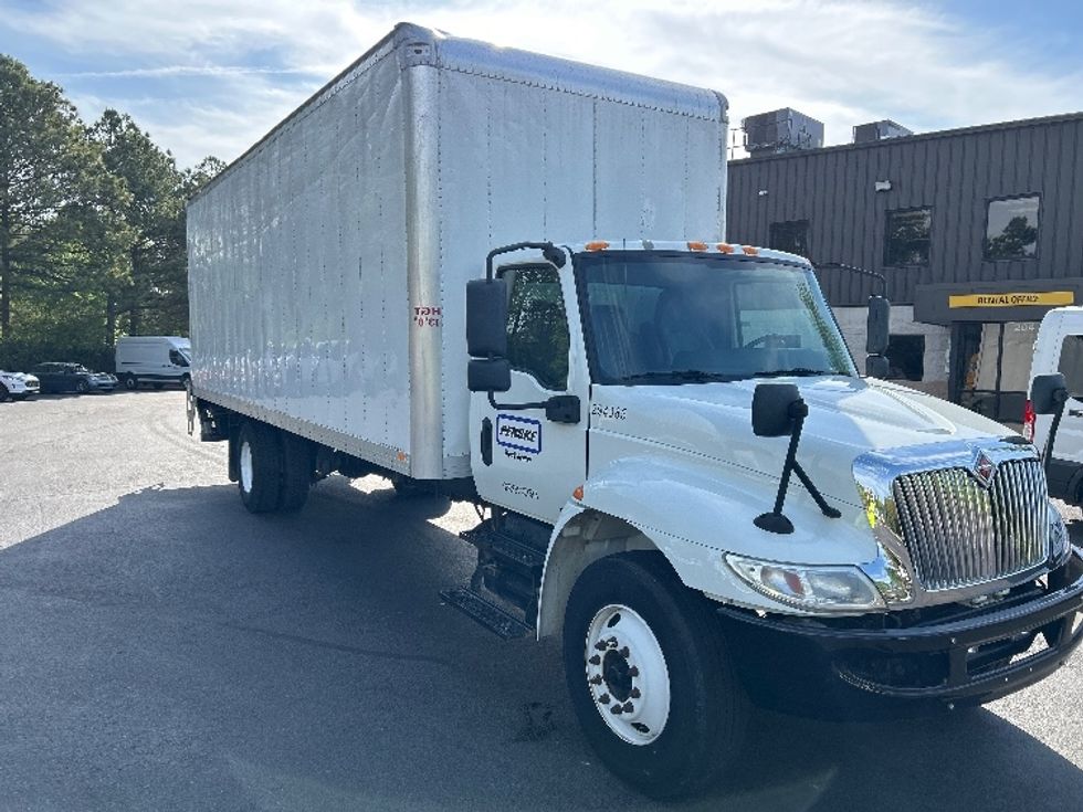 Medium Duty Box Truck-Light and Medium Duty Trucks-International-2020-MV607-Mebane-NC-144,325\n\t\tmiles-$ 61,250 - Image 1