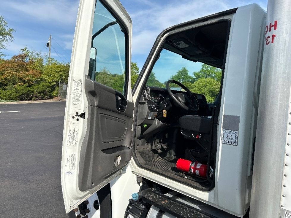Medium Duty Box Truck-Light and Medium Duty Trucks-International-2020-MV607-Mebane-NC-144,325\n\t\tmiles-$ 61,250 - Image 16