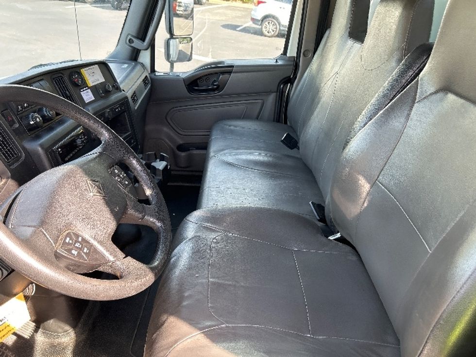 Medium Duty Box Truck-Light and Medium Duty Trucks-International-2020-MV607-Mebane-NC-144,325\n\t\tmiles-$ 61,250 - Image 19