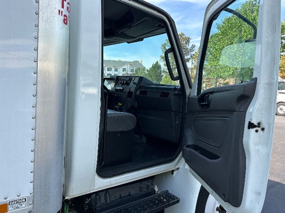 Medium Duty Box Truck-Light and Medium Duty Trucks-International-2020-MV607-Mebane-NC-144,325\n\t\tmiles-$ 61,250 - Image 20