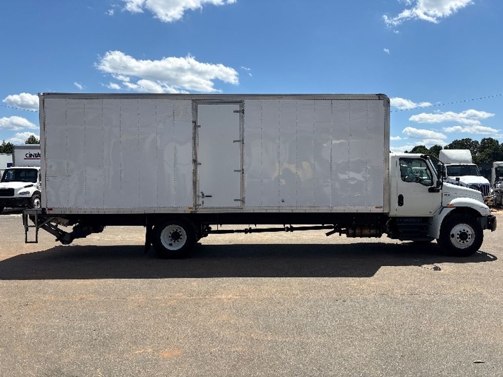 Medium Duty Box Truck-Light and Medium Duty Trucks-International-2020-MV607-Mebane-NC-158,119\n\t\tmiles-$ 50,500 - Image 15