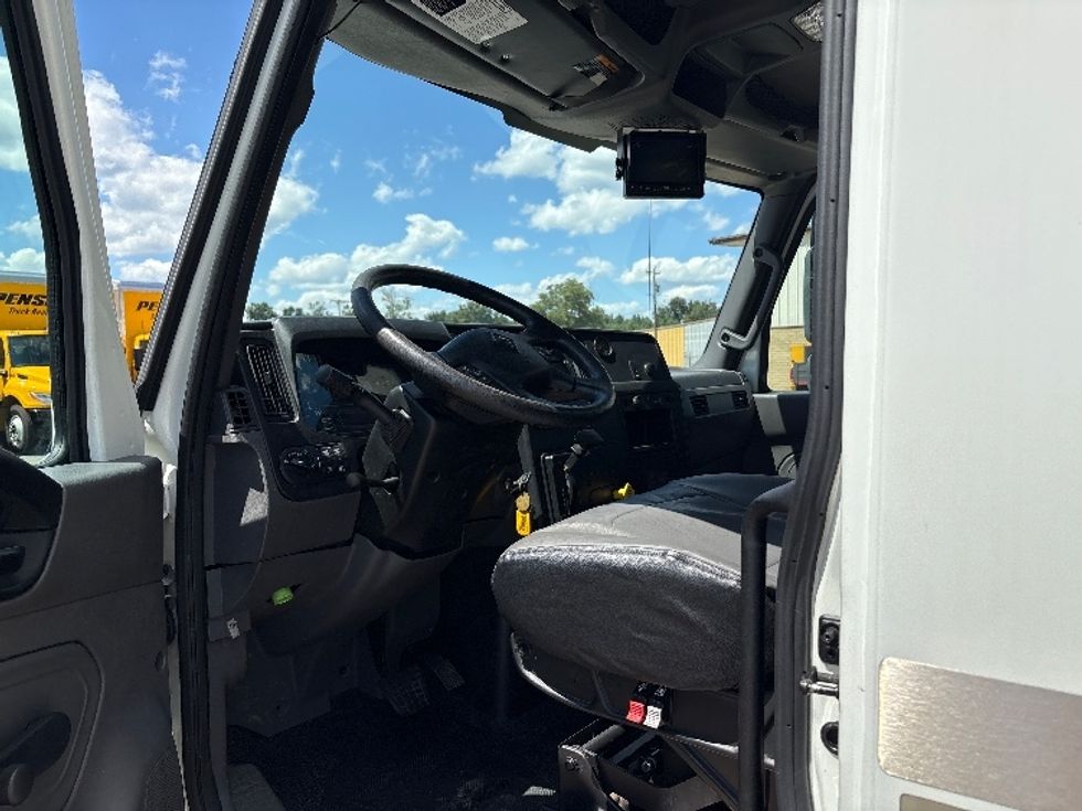 Medium Duty Box Truck-Light and Medium Duty Trucks-International-2020-MV607-Mebane-NC-158,119\n\t\tmiles-$ 50,500 - Image 16