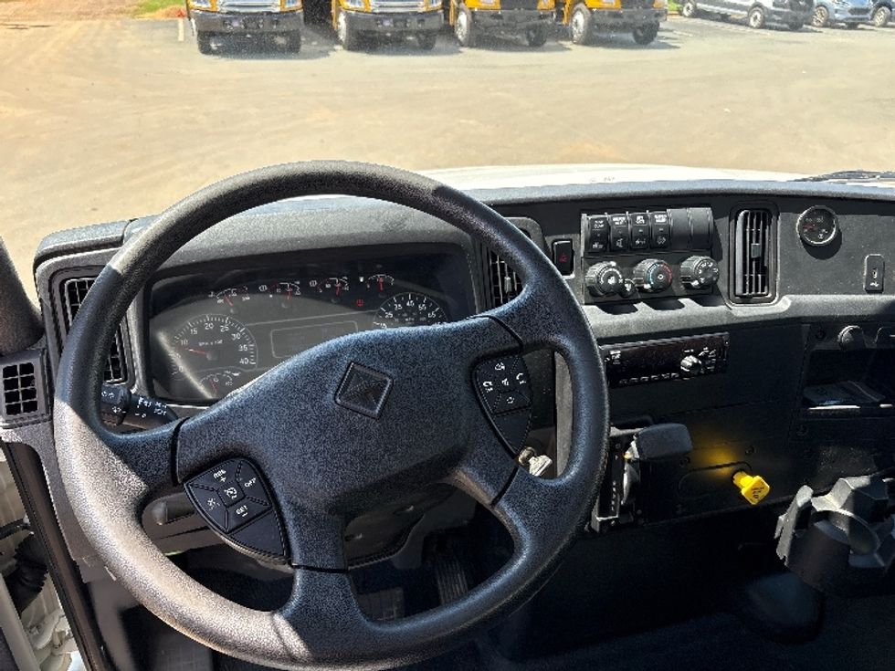 Medium Duty Box Truck-Light and Medium Duty Trucks-International-2020-MV607-Mebane-NC-158,119\n\t\tmiles-$ 50,500 - Image 18
