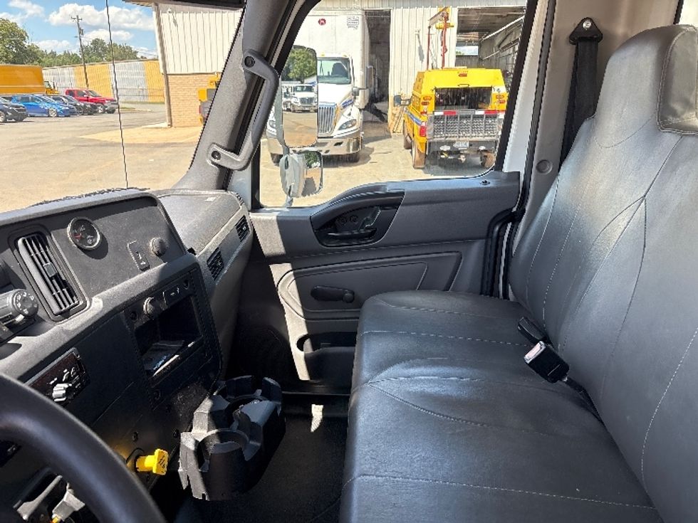 Medium Duty Box Truck-Light and Medium Duty Trucks-International-2020-MV607-Mebane-NC-158,119\n\t\tmiles-$ 50,500 - Image 19