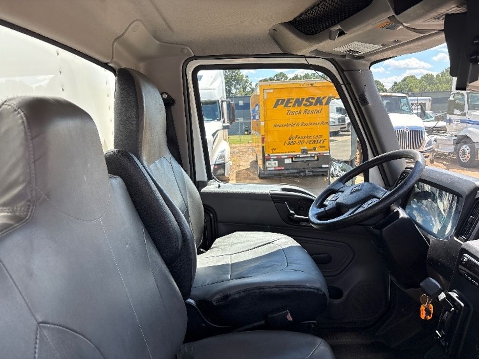 Medium Duty Box Truck-Light and Medium Duty Trucks-International-2020-MV607-Mebane-NC-158,119\n\t\tmiles-$ 50,500 - Image 22
