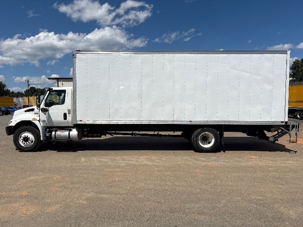 Medium Duty Box Truck-Light and Medium Duty Trucks-International-2020-MV607-Mebane-NC-158,119\n\t\tmiles-$ 50,500 - Image 4