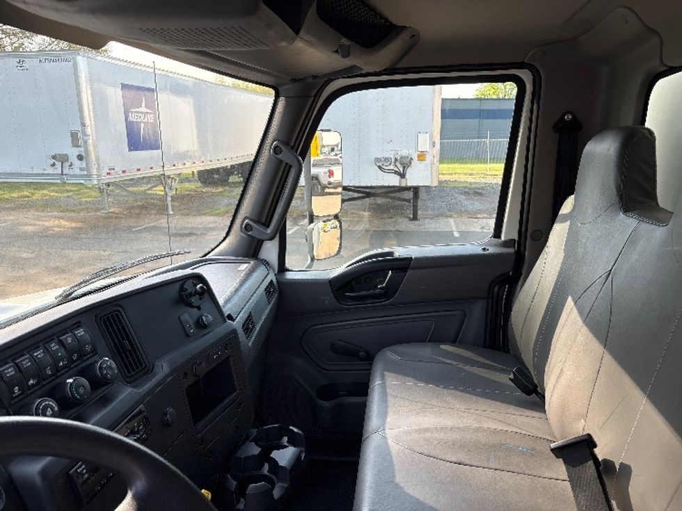 Medium Duty Box Truck-Light and Medium Duty Trucks-International-2020-MV607-Mebane-NC-17,483\n\t\tmiles-$ 63,500 - Image 18