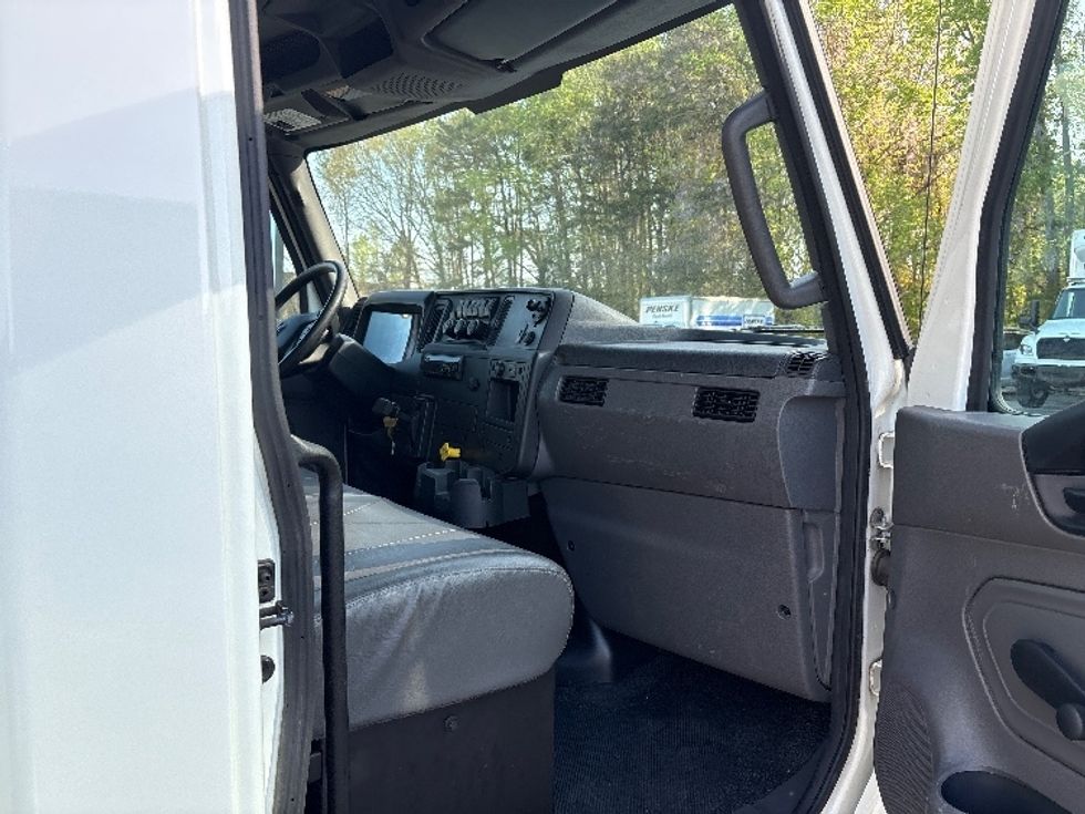 Medium Duty Box Truck-Light and Medium Duty Trucks-International-2020-MV607-Mebane-NC-17,483\n\t\tmiles-$ 63,500 - Image 19