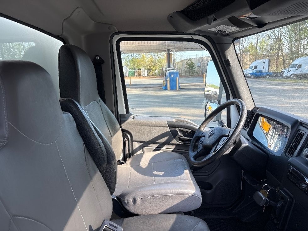 Medium Duty Box Truck-Light and Medium Duty Trucks-International-2020-MV607-Mebane-NC-17,483\n\t\tmiles-$ 63,500 - Image 21