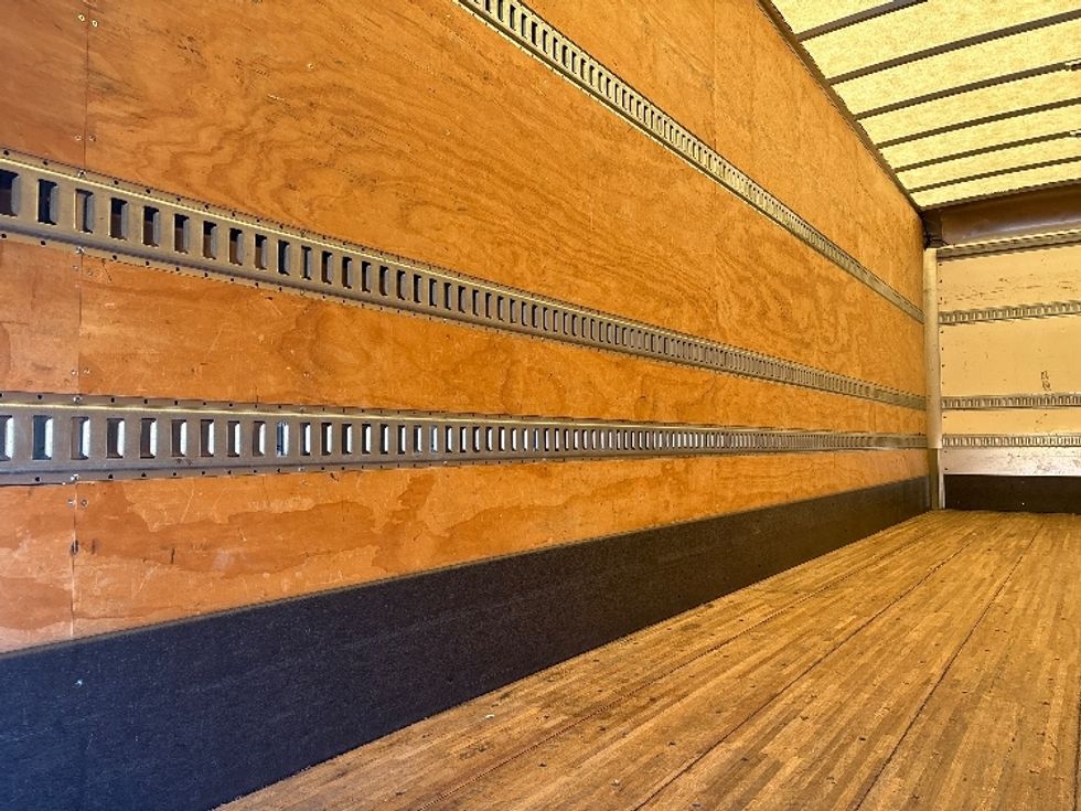 Medium Duty Box Truck-Light and Medium Duty Trucks-International-2020-MV607-Mebane-NC-195,447\n\t\tmiles-$ 49,250 - Image 11