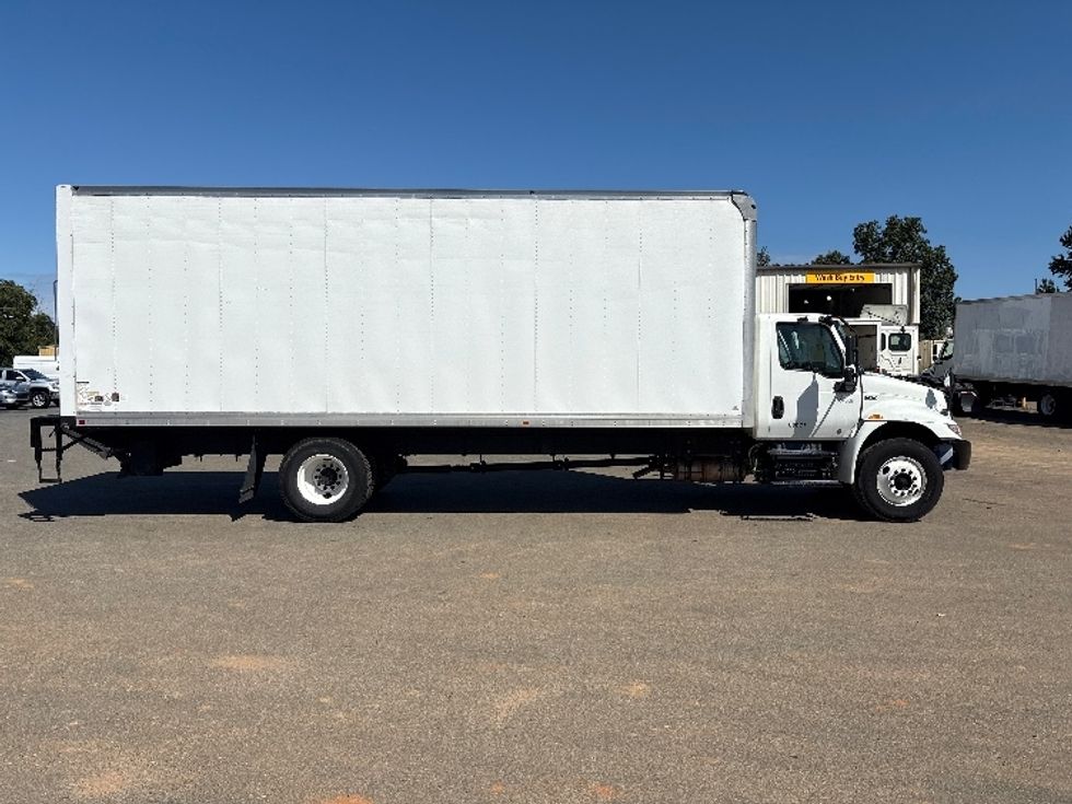 Medium Duty Box Truck-Light and Medium Duty Trucks-International-2020-MV607-Mebane-NC-195,447\n\t\tmiles-$ 49,250 - Image 15