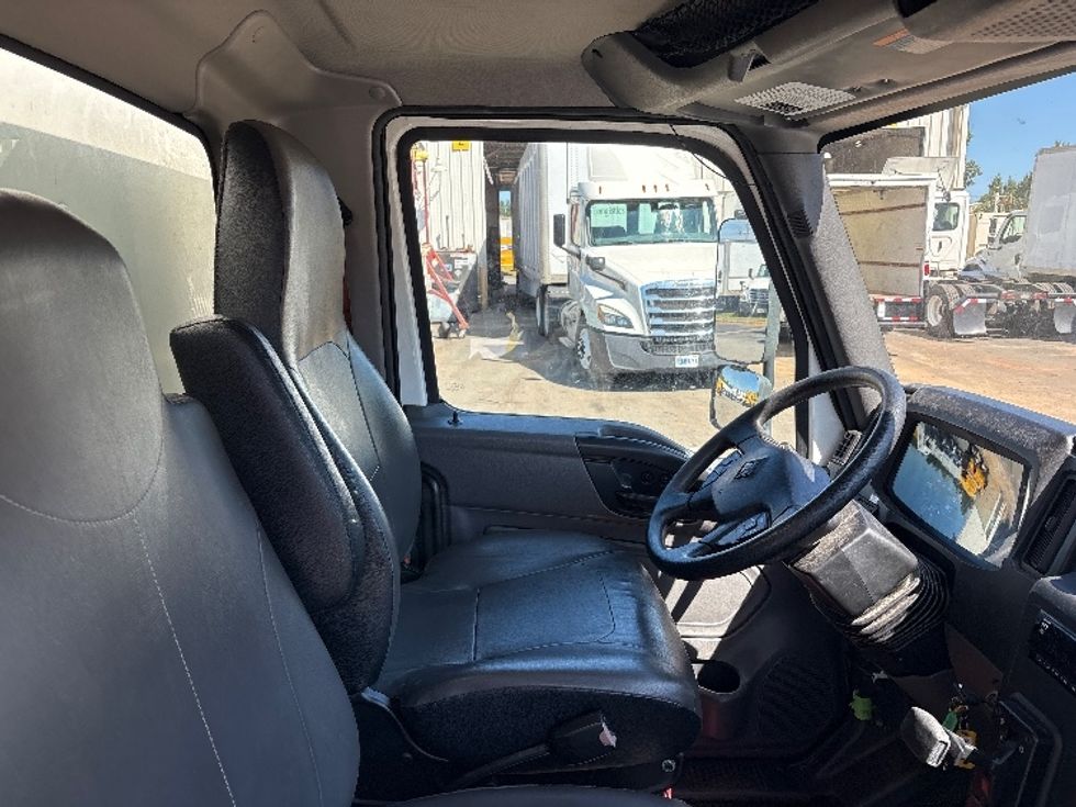 Medium Duty Box Truck-Light and Medium Duty Trucks-International-2020-MV607-Mebane-NC-195,447\n\t\tmiles-$ 49,250 - Image 22
