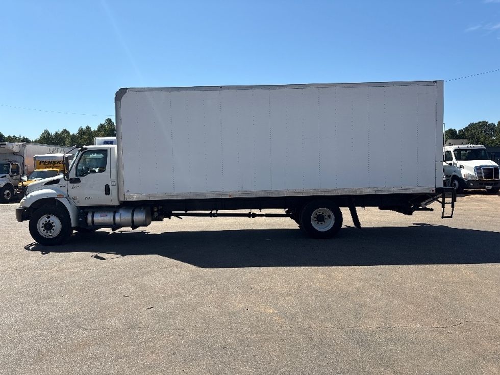 Medium Duty Box Truck-Light and Medium Duty Trucks-International-2020-MV607-Mebane-NC-195,447\n\t\tmiles-$ 49,250 - Image 4