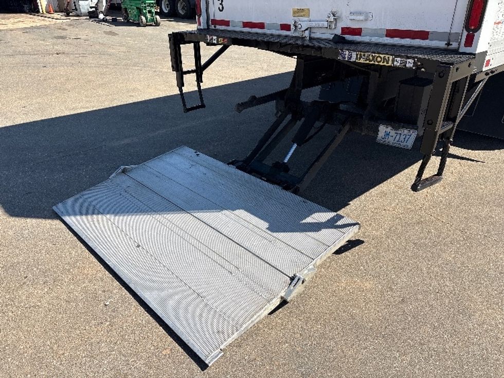 Medium Duty Box Truck-Light and Medium Duty Trucks-International-2020-MV607-Mebane-NC-195,447\n\t\tmiles-$ 49,250 - Image 9