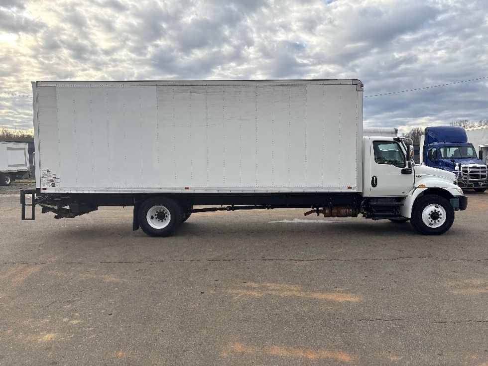 Medium Duty Box Truck-Light and Medium Duty Trucks-International-2020-MV607-Mebane-NC-197,365\n\t\tmiles-$ 48,750 - Image 15