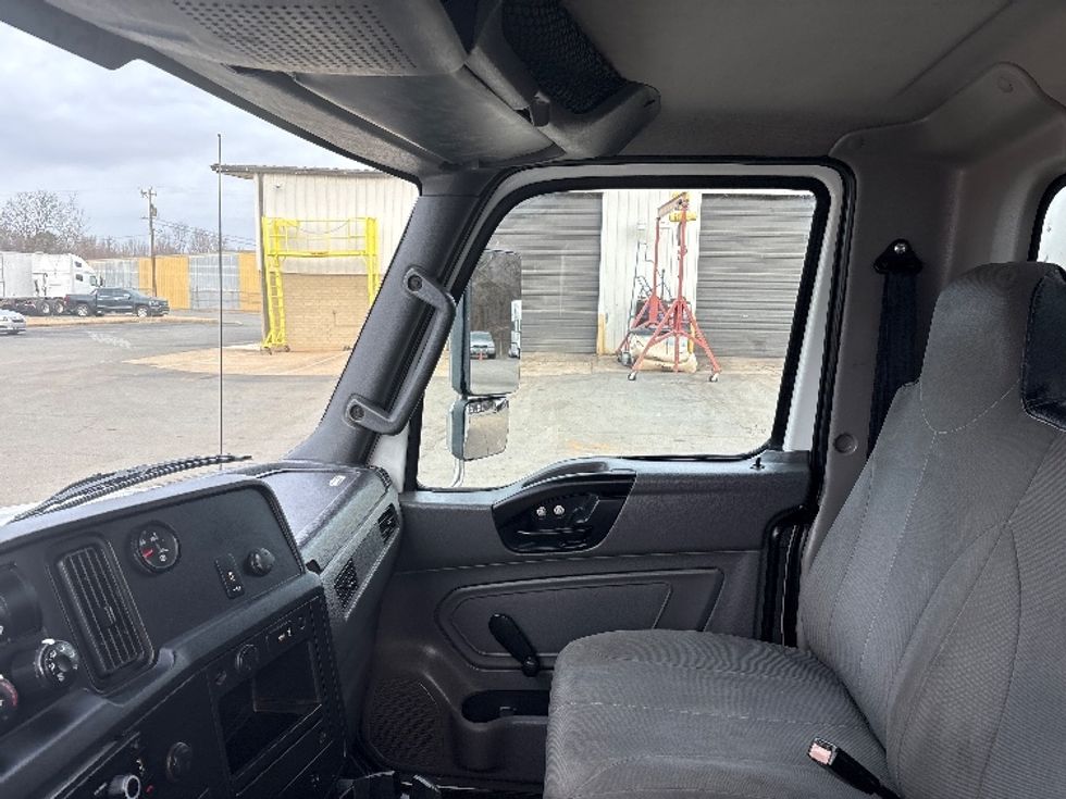 Medium Duty Box Truck-Light and Medium Duty Trucks-International-2020-MV607-Mebane-NC-197,365\n\t\tmiles-$ 48,750 - Image 19