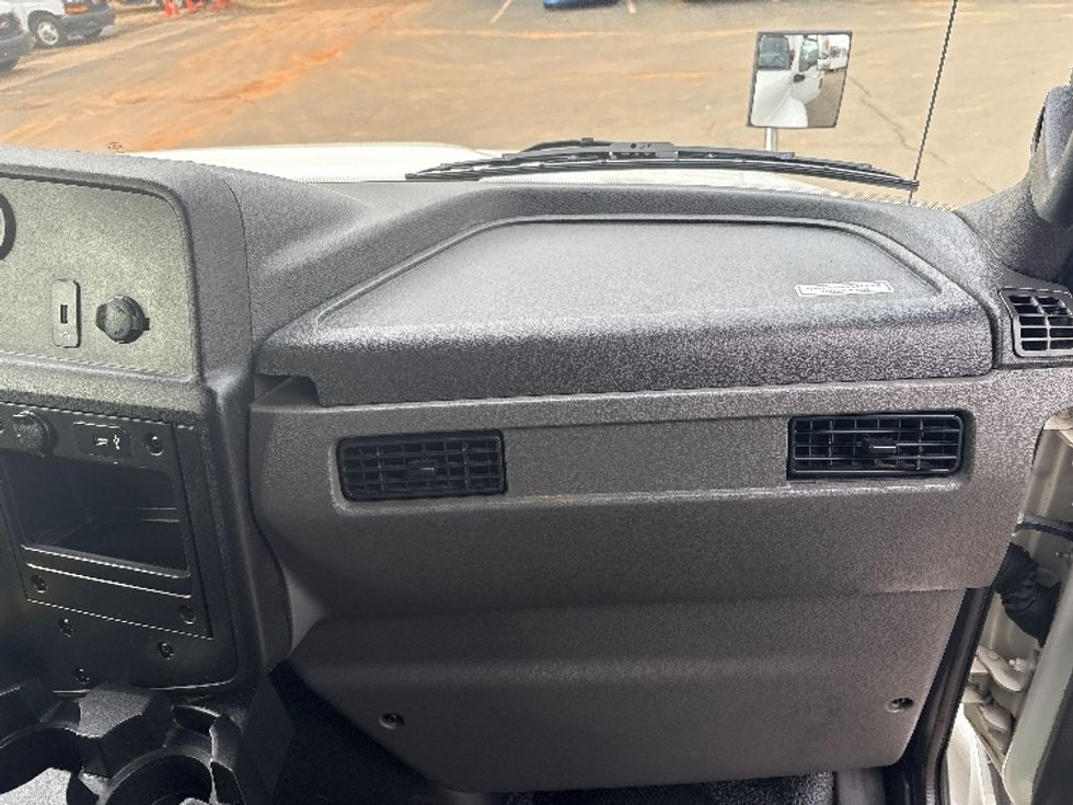 Medium Duty Box Truck-Light and Medium Duty Trucks-International-2020-MV607-Mebane-NC-197,365\n\t\tmiles-$ 48,750 - Image 21