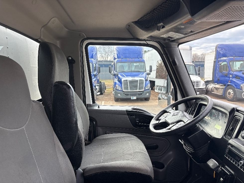 Medium Duty Box Truck-Light and Medium Duty Trucks-International-2020-MV607-Mebane-NC-197,365\n\t\tmiles-$ 48,750 - Image 22