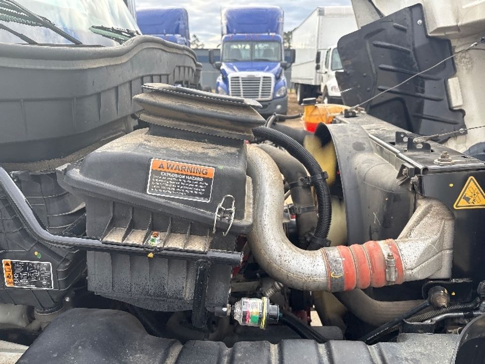 Medium Duty Box Truck-Light and Medium Duty Trucks-International-2020-MV607-Mebane-NC-197,365\n\t\tmiles-$ 48,750 - Image 23