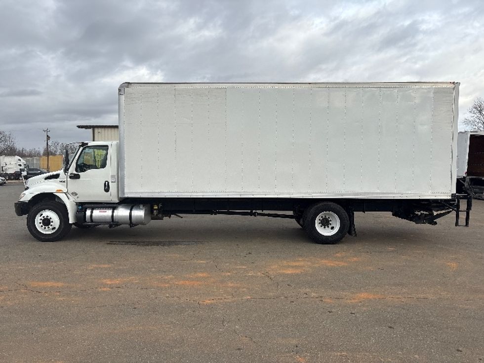 Medium Duty Box Truck-Light and Medium Duty Trucks-International-2020-MV607-Mebane-NC-197,365\n\t\tmiles-$ 48,750 - Image 4