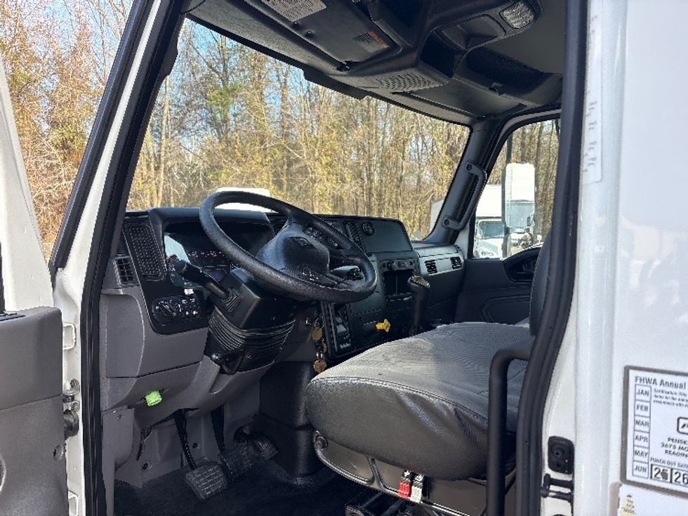 Medium Duty Box Truck-Light and Medium Duty Trucks-International-2020-MV607-Mebane-NC-199,386\n\t\tmiles-$ 50,250 - Image 16