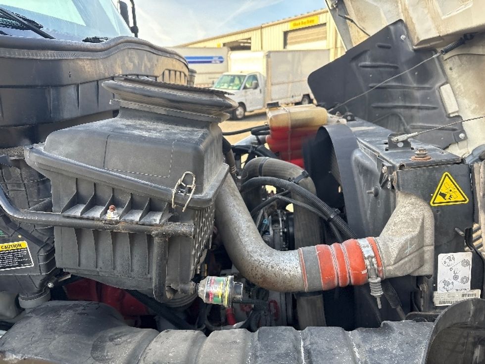 Medium Duty Box Truck-Light and Medium Duty Trucks-International-2020-MV607-Mebane-NC-199,386\n\t\tmiles-$ 50,250 - Image 23