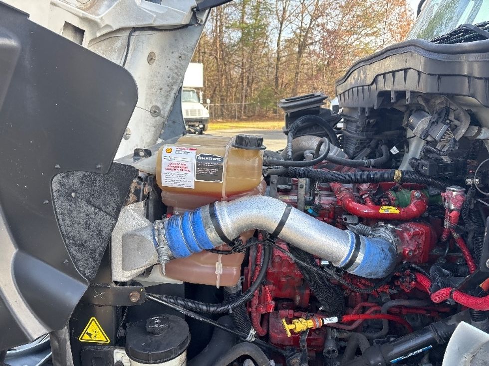 Medium Duty Box Truck-Light and Medium Duty Trucks-International-2020-MV607-Mebane-NC-199,386\n\t\tmiles-$ 50,250 - Image 24