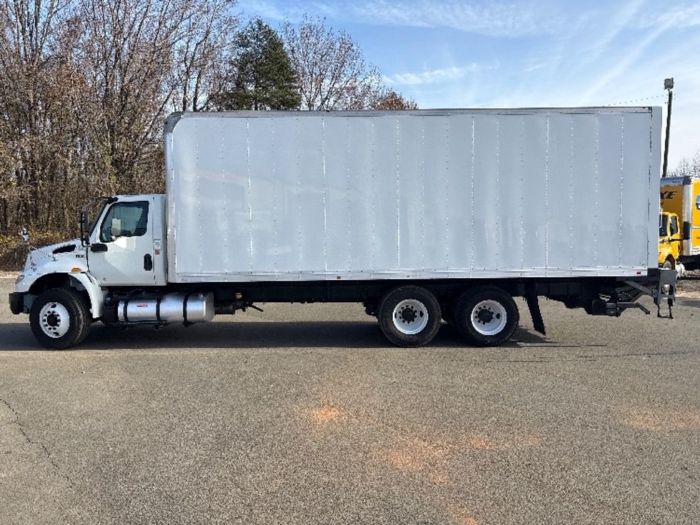 Medium Duty Box Truck-Light and Medium Duty Trucks-International-2020-MV607-Mebane-NC-199,386\n\t\tmiles-$ 50,250 - Image 4