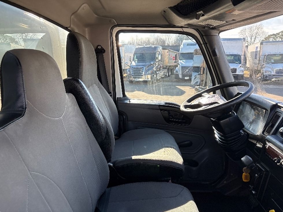 Medium Duty Box Truck-Light and Medium Duty Trucks-International-2020-MV607-Mebane-NC-213,567\n\t\tmiles-$ 40,500 - Image 21