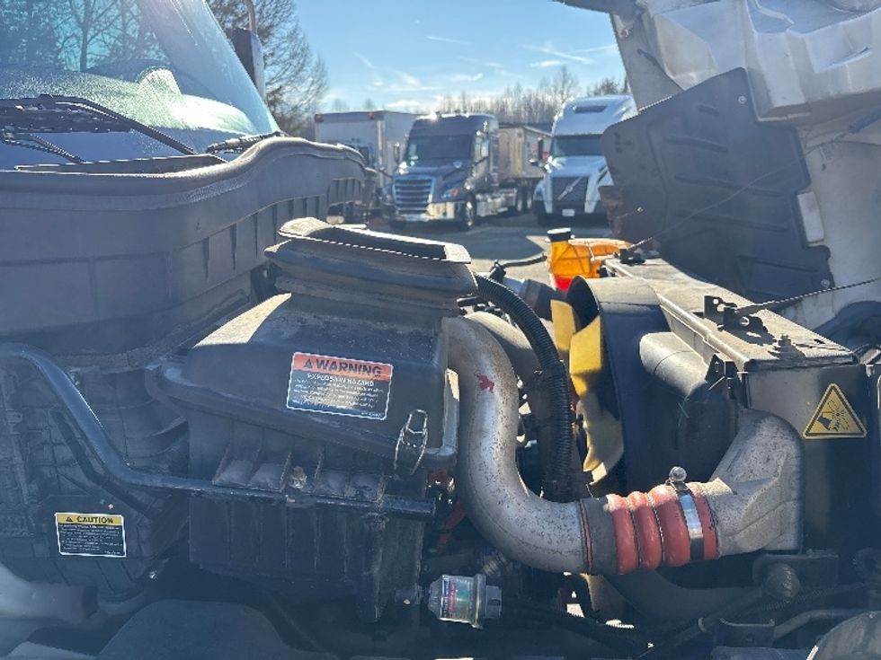 Medium Duty Box Truck-Light and Medium Duty Trucks-International-2020-MV607-Mebane-NC-213,567\n\t\tmiles-$ 40,500 - Image 22