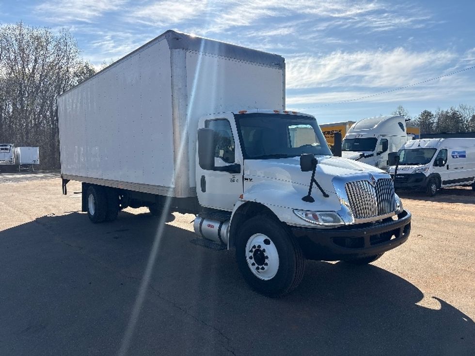 Medium Duty Box Truck-Light and Medium Duty Trucks-International-2020-MV607-Mebane-NC-256,700\n\t\tmiles-$ 29,500 - Image 1