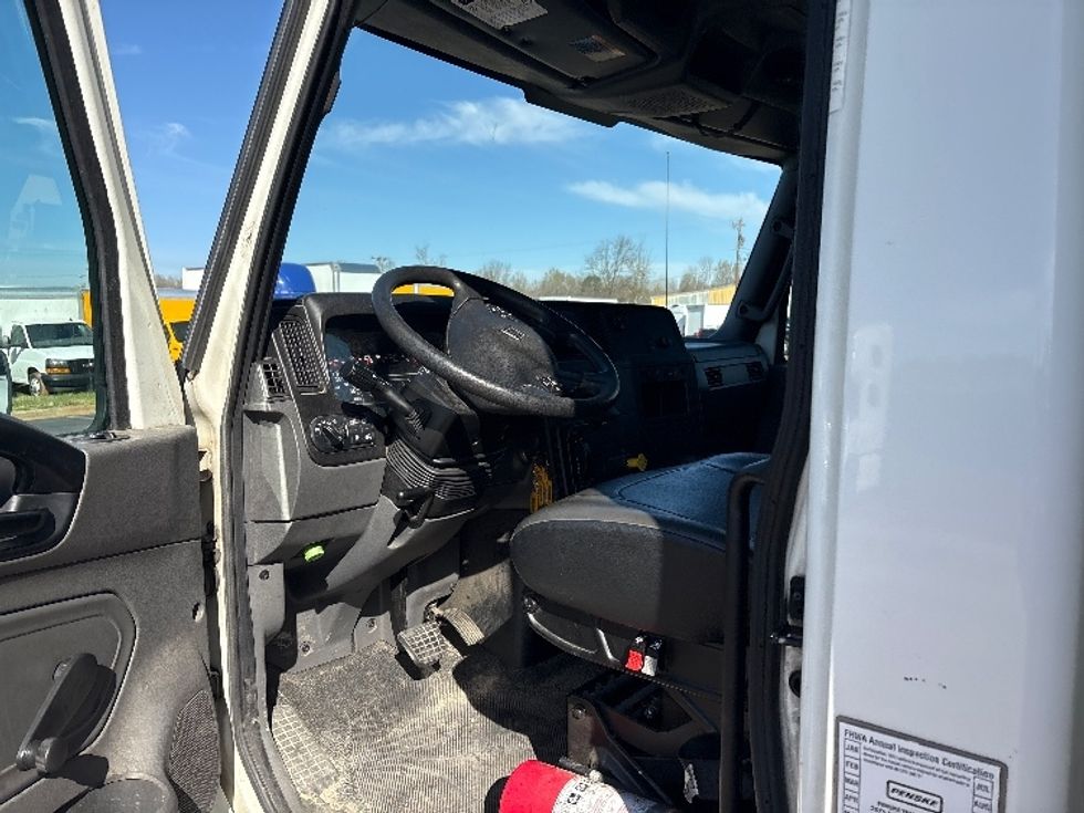 Medium Duty Box Truck-Light and Medium Duty Trucks-International-2020-MV607-Mebane-NC-256,700\n\t\tmiles-$ 29,500 - Image 15