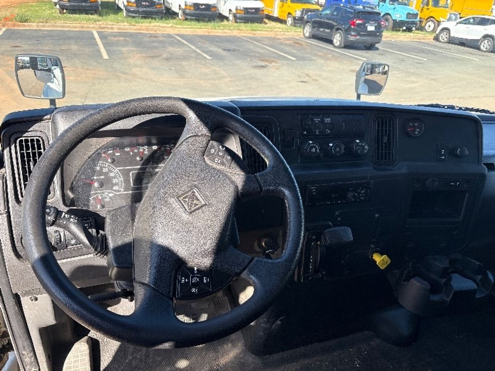 Medium Duty Box Truck-Light and Medium Duty Trucks-International-2020-MV607-Mebane-NC-256,700\n\t\tmiles-$ 29,500 - Image 17