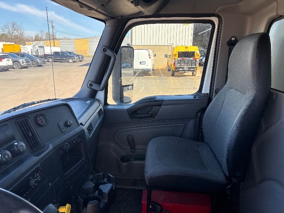 Medium Duty Box Truck-Light and Medium Duty Trucks-International-2020-MV607-Mebane-NC-256,700\n\t\tmiles-$ 29,500 - Image 18