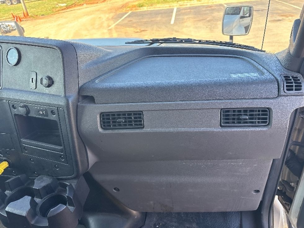 Medium Duty Box Truck-Light and Medium Duty Trucks-International-2020-MV607-Mebane-NC-256,700\n\t\tmiles-$ 29,500 - Image 20