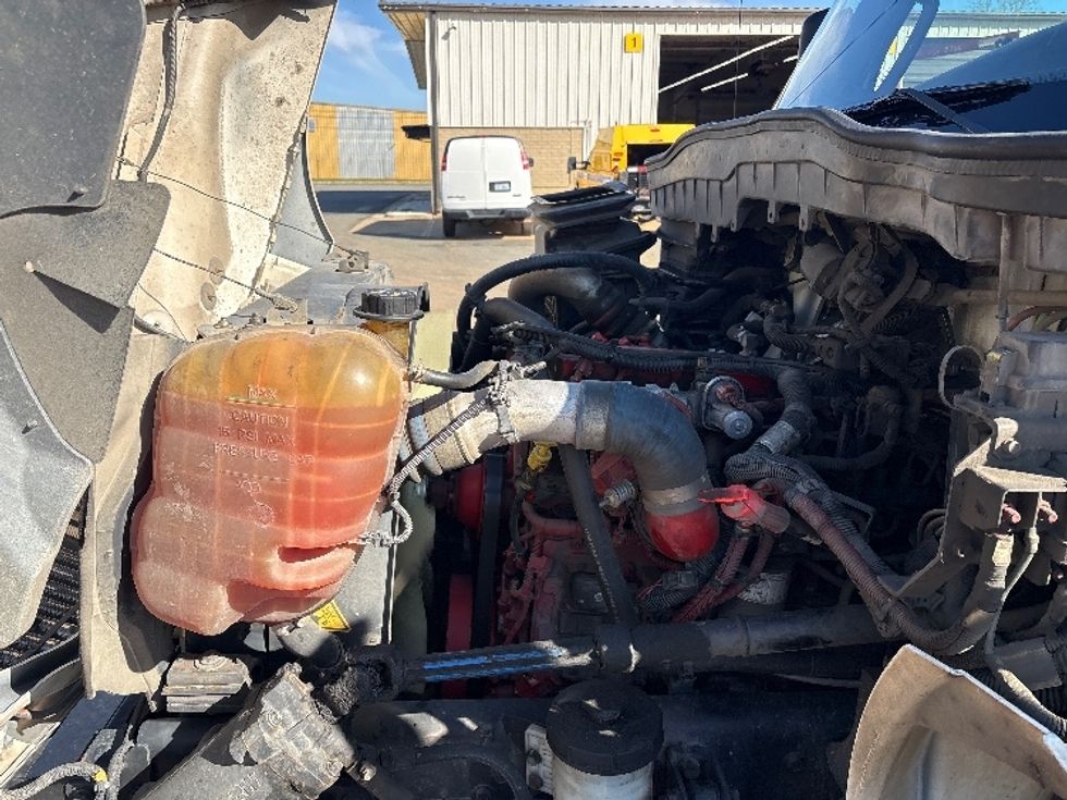 Medium Duty Box Truck-Light and Medium Duty Trucks-International-2020-MV607-Mebane-NC-256,700\n\t\tmiles-$ 29,500 - Image 23