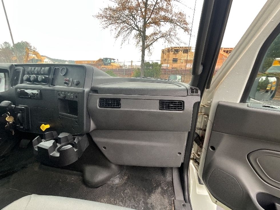 Medium Duty Box Truck-Light and Medium Duty Trucks-International-2020-MV607-Mebane-NC-3,677\n\t\tmiles-$ 73,750 - Image 22