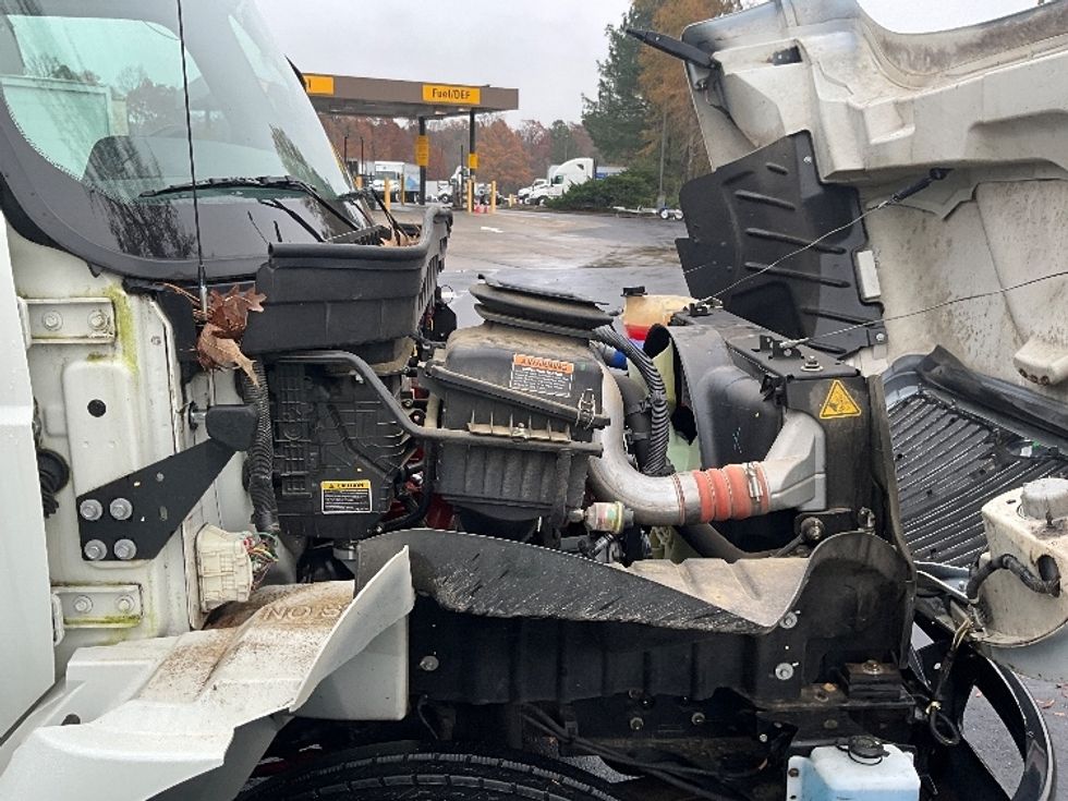 Medium Duty Box Truck-Light and Medium Duty Trucks-International-2020-MV607-Mebane-NC-3,677\n\t\tmiles-$ 73,750 - Image 24