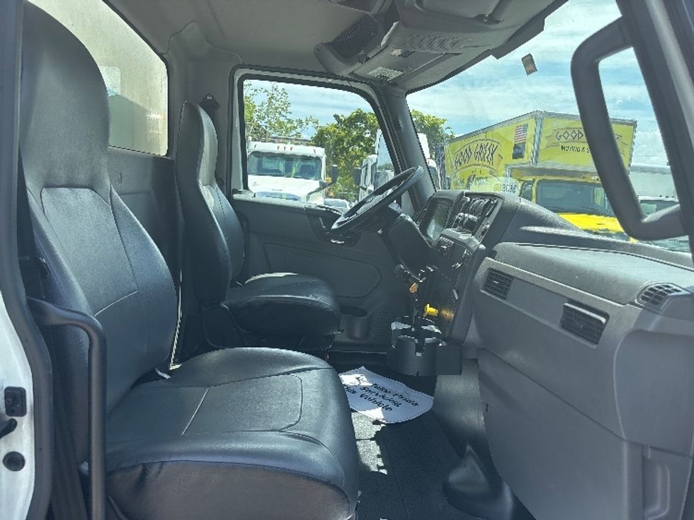 Medium Duty Box Truck-Light and Medium Duty Trucks-International-2020-MV607-Medley-FL-105,808\n\t\tmiles-$ 67,750 - Image 19