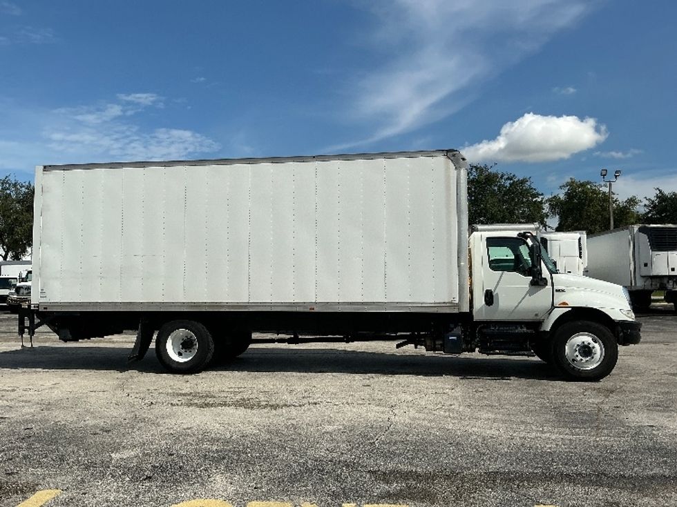 Medium Duty Box Truck-Light and Medium Duty Trucks-International-2020-MV607-Medley-FL-112,267\n\t\tmiles-$ 65,250 - Image 14