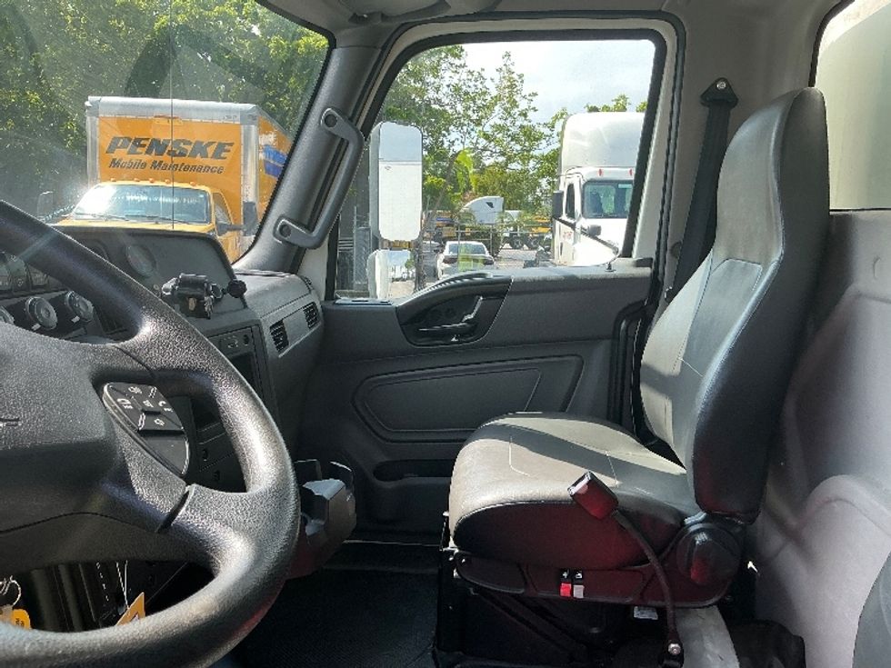 Medium Duty Box Truck-Light and Medium Duty Trucks-International-2020-MV607-Medley-FL-112,267\n\t\tmiles-$ 65,250 - Image 16
