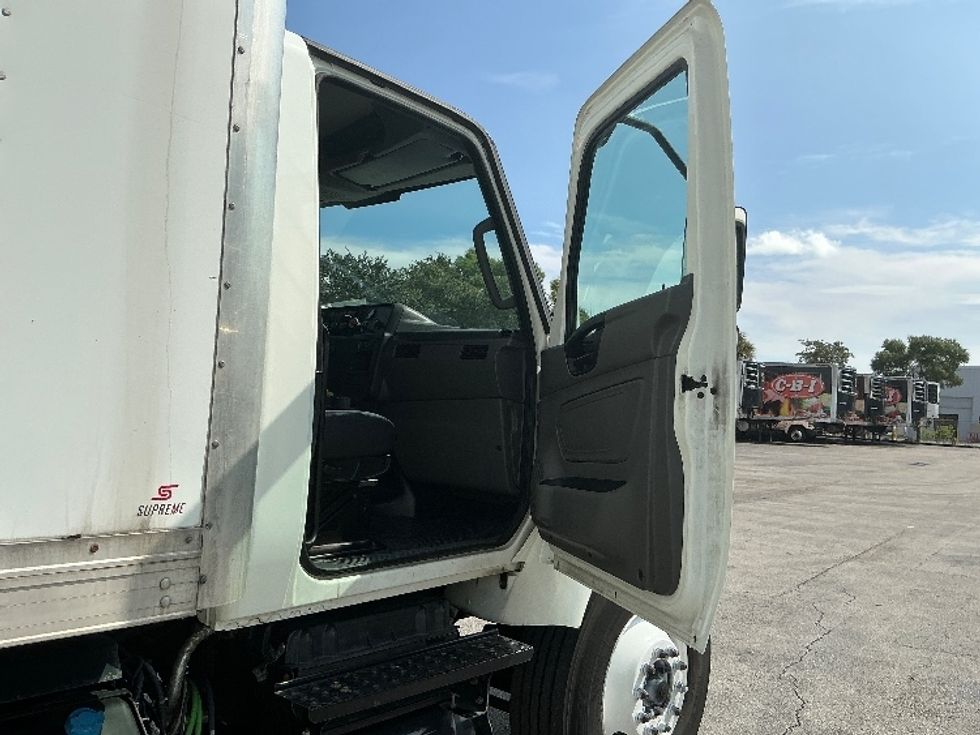 Medium Duty Box Truck-Light and Medium Duty Trucks-International-2020-MV607-Medley-FL-112,267\n\t\tmiles-$ 65,250 - Image 19
