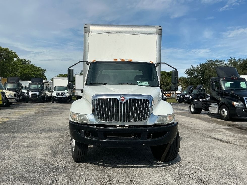 Medium Duty Box Truck-Light and Medium Duty Trucks-International-2020-MV607-Medley-FL-112,267\n\t\tmiles-$ 65,250 - Image 2